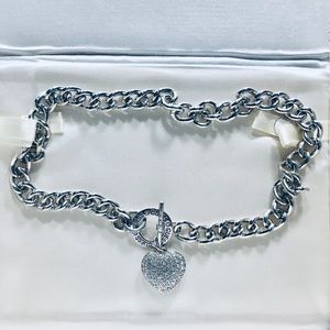 NWOT Authentic Guess heart chain necklace ❤️